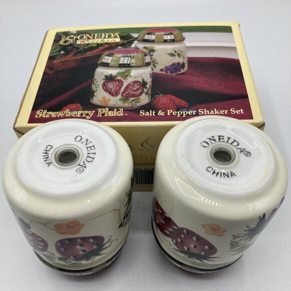 Oneida Strawberry Plaid Salt Pepper Shaker Set - Picture 5 of 5